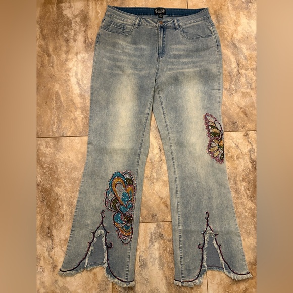 A.Z.I. Butterfly Embellished Cropped Jeans Women’s 10 - Picture 5 of 12